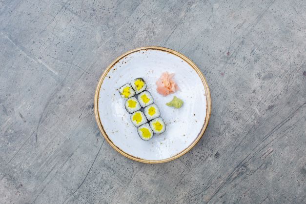 Takuan (Pickled Radish) Hosomaki (8pcs)